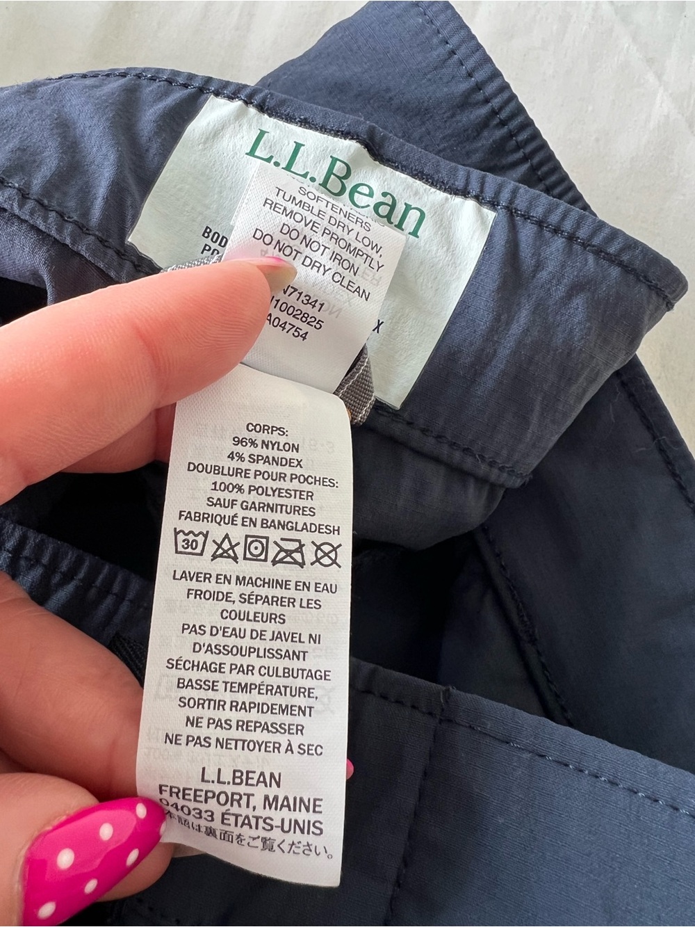 L.L.Bean Women’s XL MT Navy Cargo Capri Pants Lightweight Nylon Hiking Outdoor - Picture 8 of 9